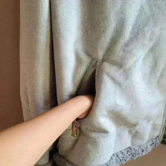 Hollister by A&F Womens Faux Fur-Lined Shearling Biker Jacket Medium Gray Color - Picture 12 of 13